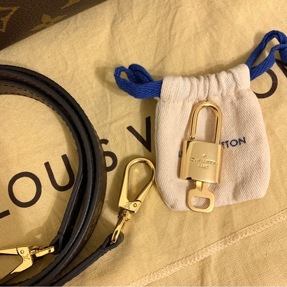 Authentic Louis Vuitton Montaigne BB hand bag purse *please read* - Picture 5 of 9